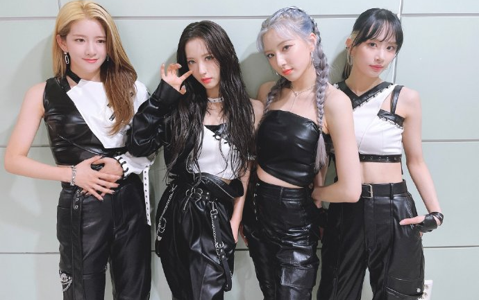 【宇宙少女】the black小分队《easy》mbc冠军秀舞台  210526