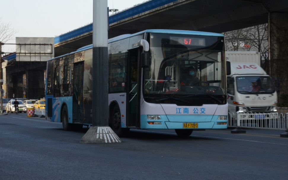 江南公交最后的手动挡xml6125j18cn江南公交三公司57路pov