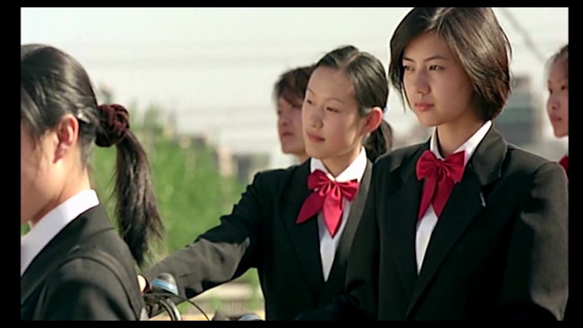 【老片剪辑】十七岁的单车_哔哩哔哩 (゜-゜)つロ 干杯~-bilibili