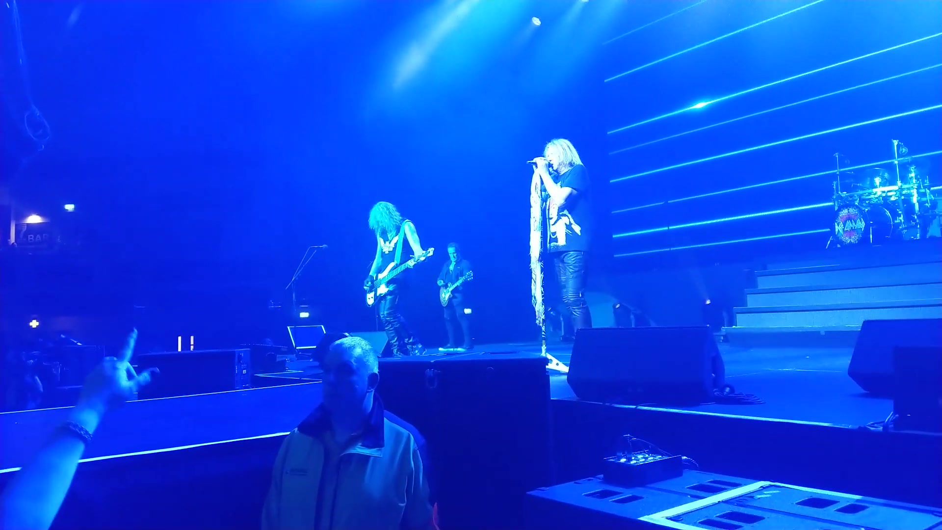 [图]Def Leppard - When Love & Hate Collide @ Motorpoint Arena, Cardiff 4.12.18