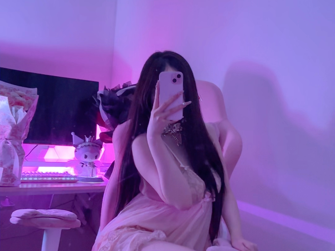 你的喉结在动，可以摸摸吗？