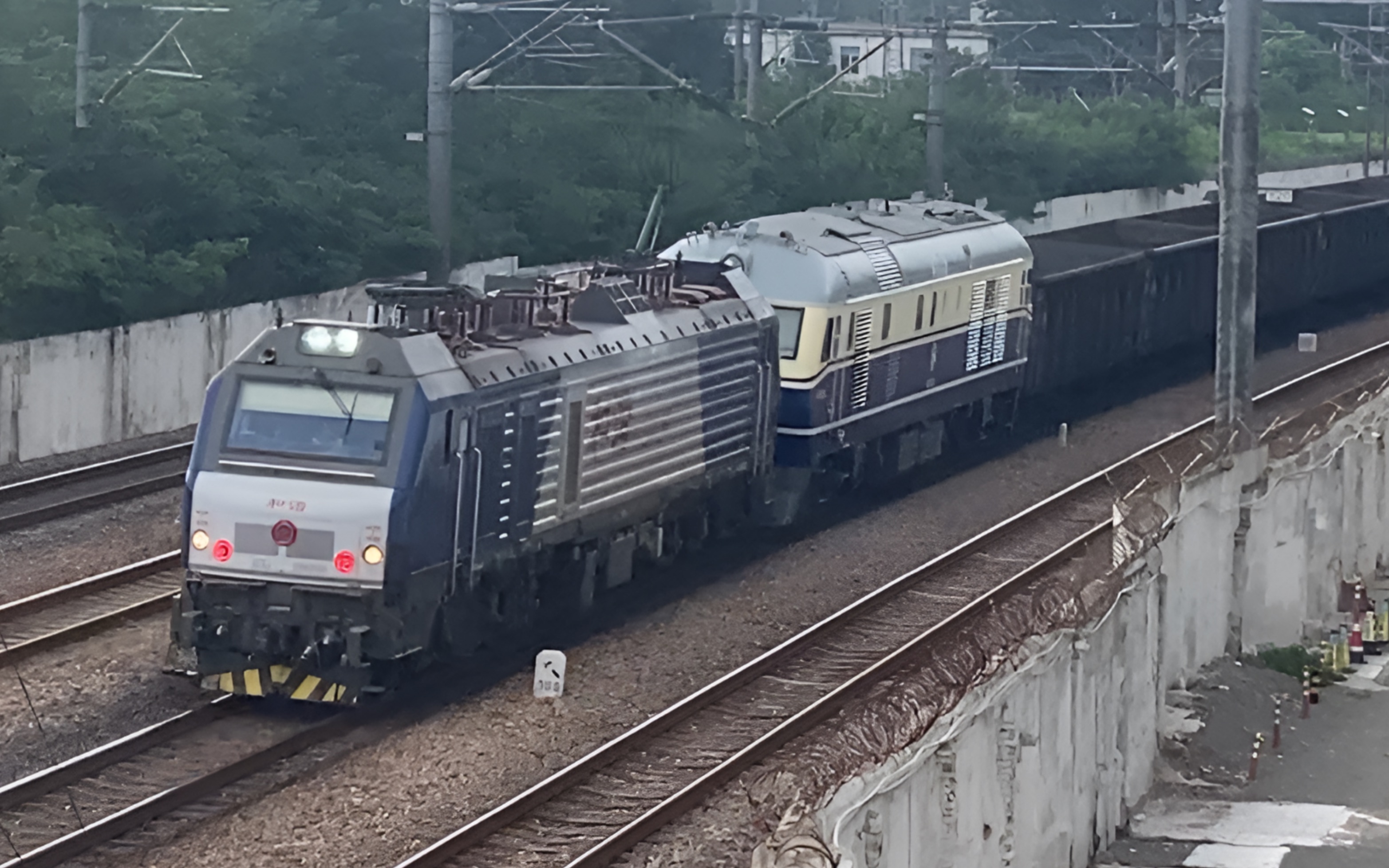 7.30·京沪线·南京站西居民楼』hxd2b-0180回送df11-0179通过