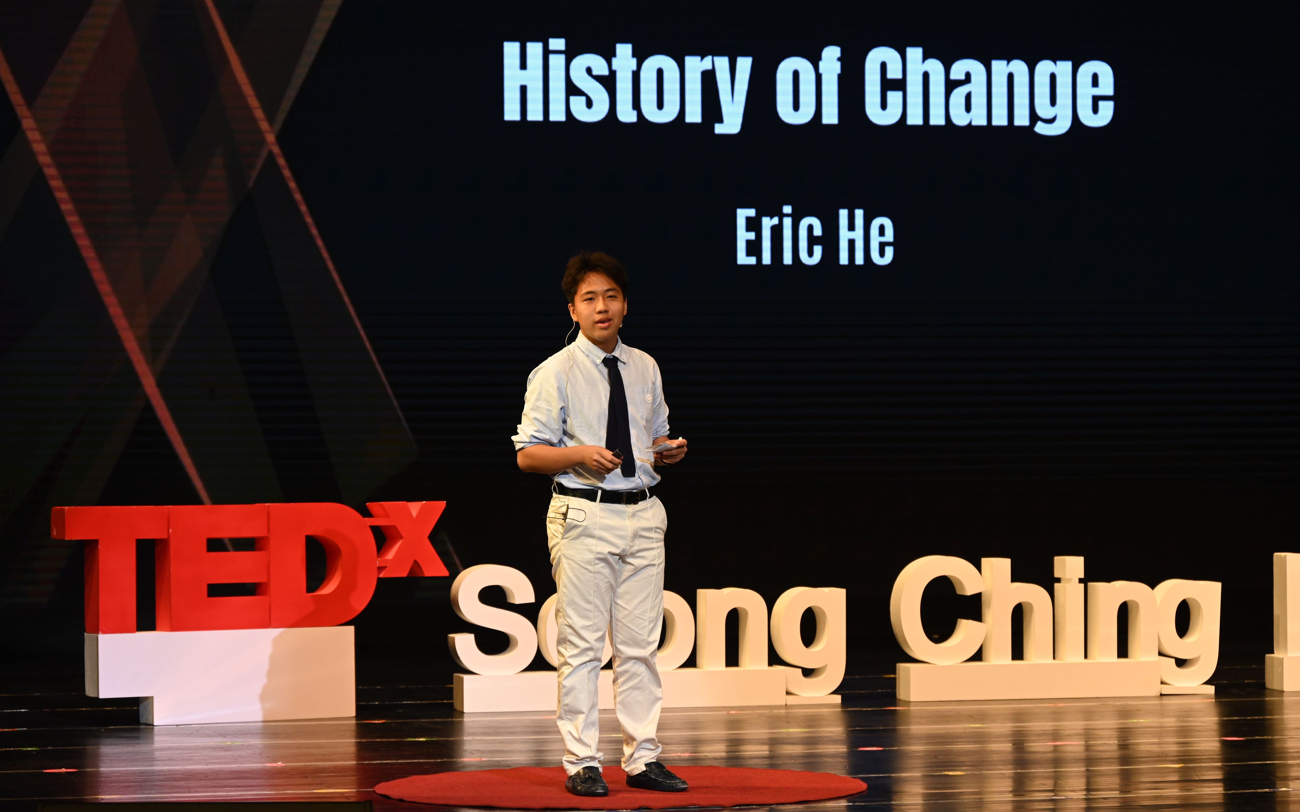 [图]History of Change | Eric He | TEDxSoongChingLingSchool