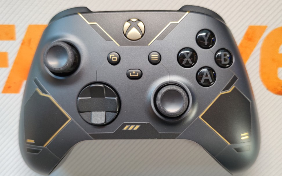 xbox series x光环限定主机配套手柄展示