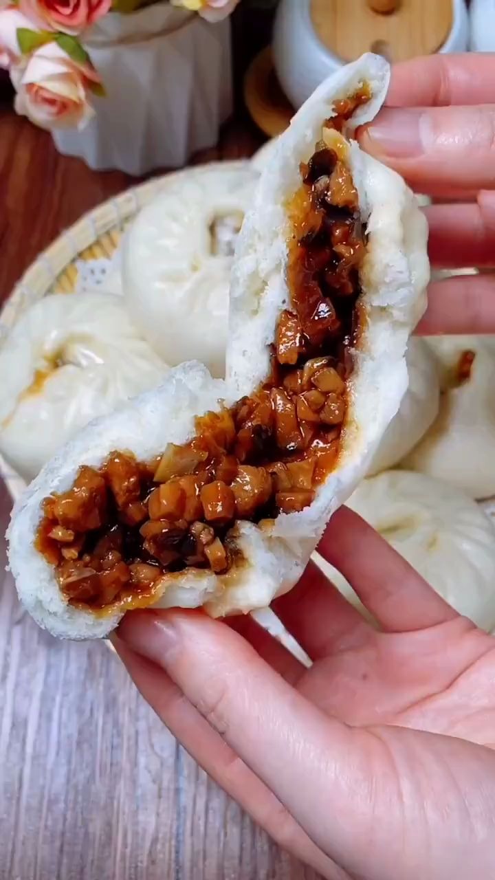 香菇酱肉包子