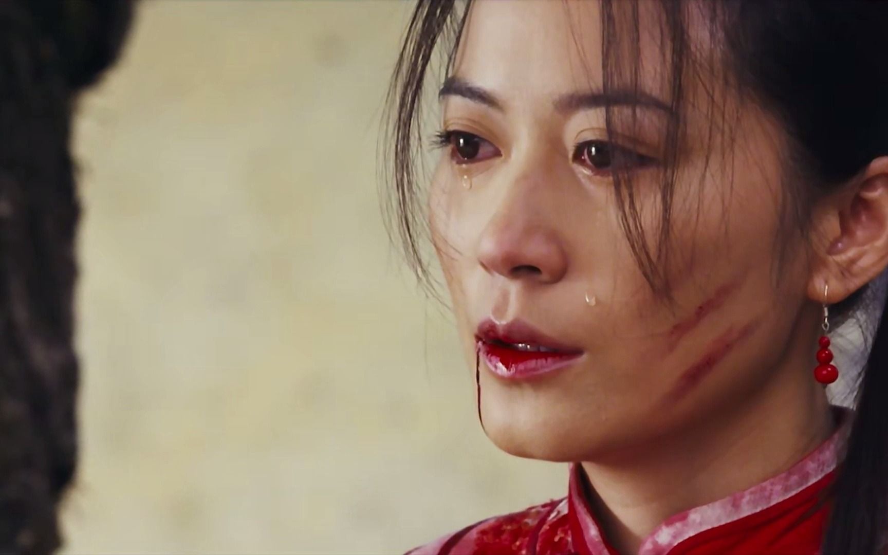 爱有来生,今生今世我们所走的路都是错的,时间不对,地点也不对.