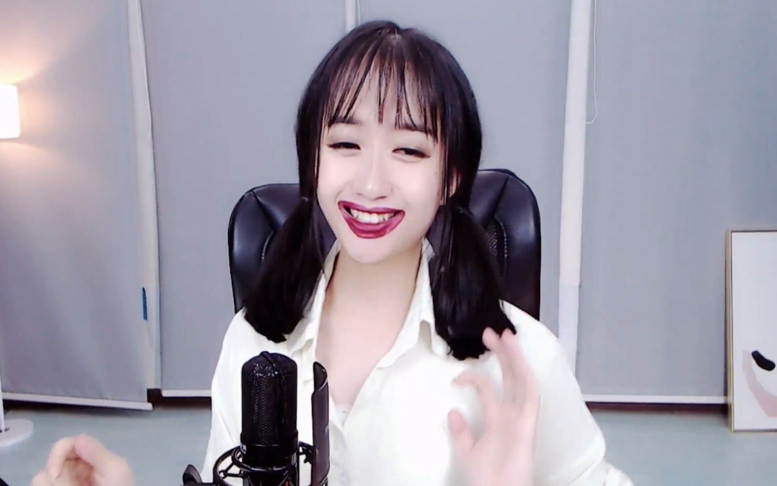 hani九哈尼九伪娘今天果真是貌美如花了