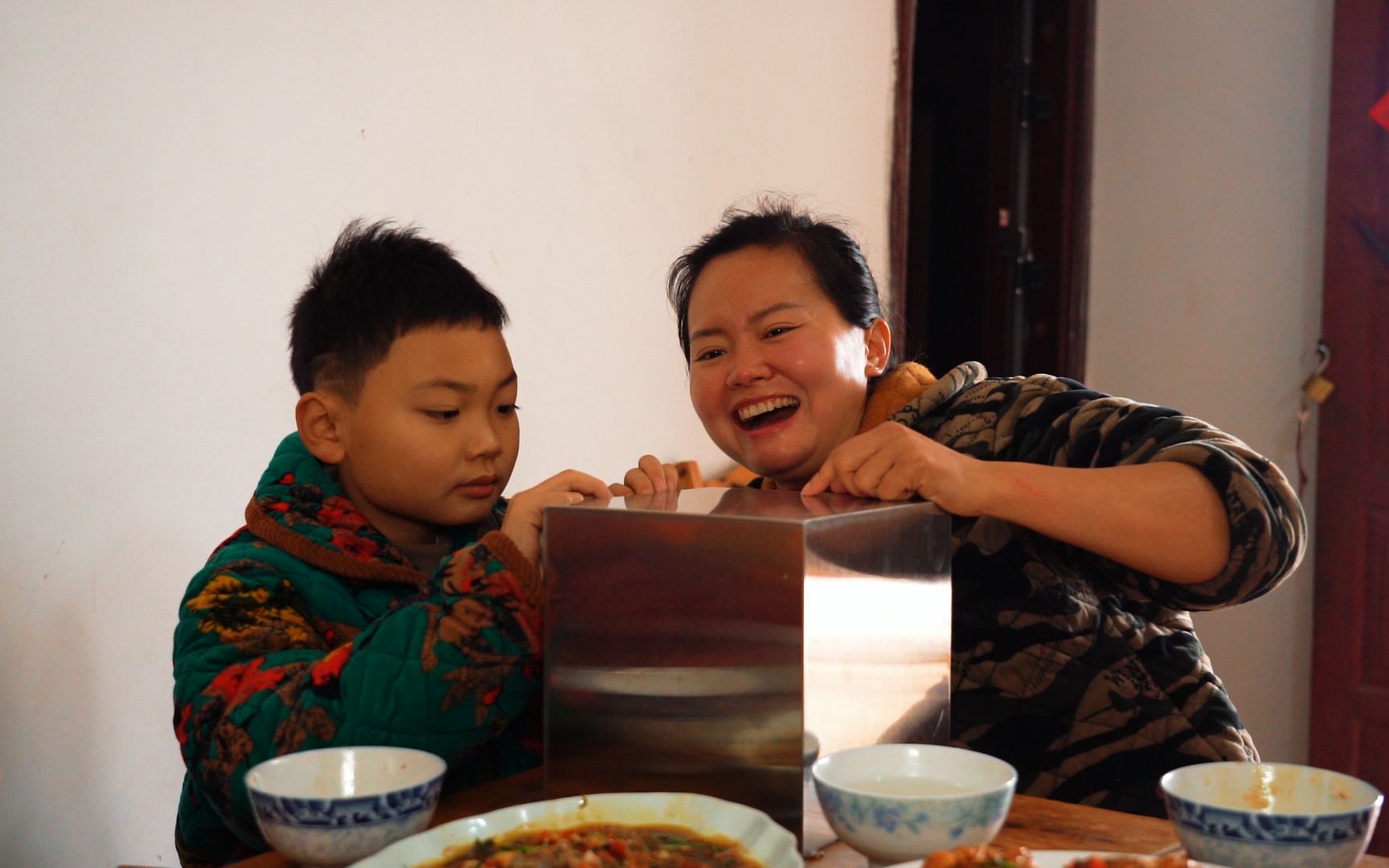 俩父子上街卖土豆,燕子在家做一道锅巴小土豆,外酥里嫩,一口一个真过瘾哔哩哔哩bilibili