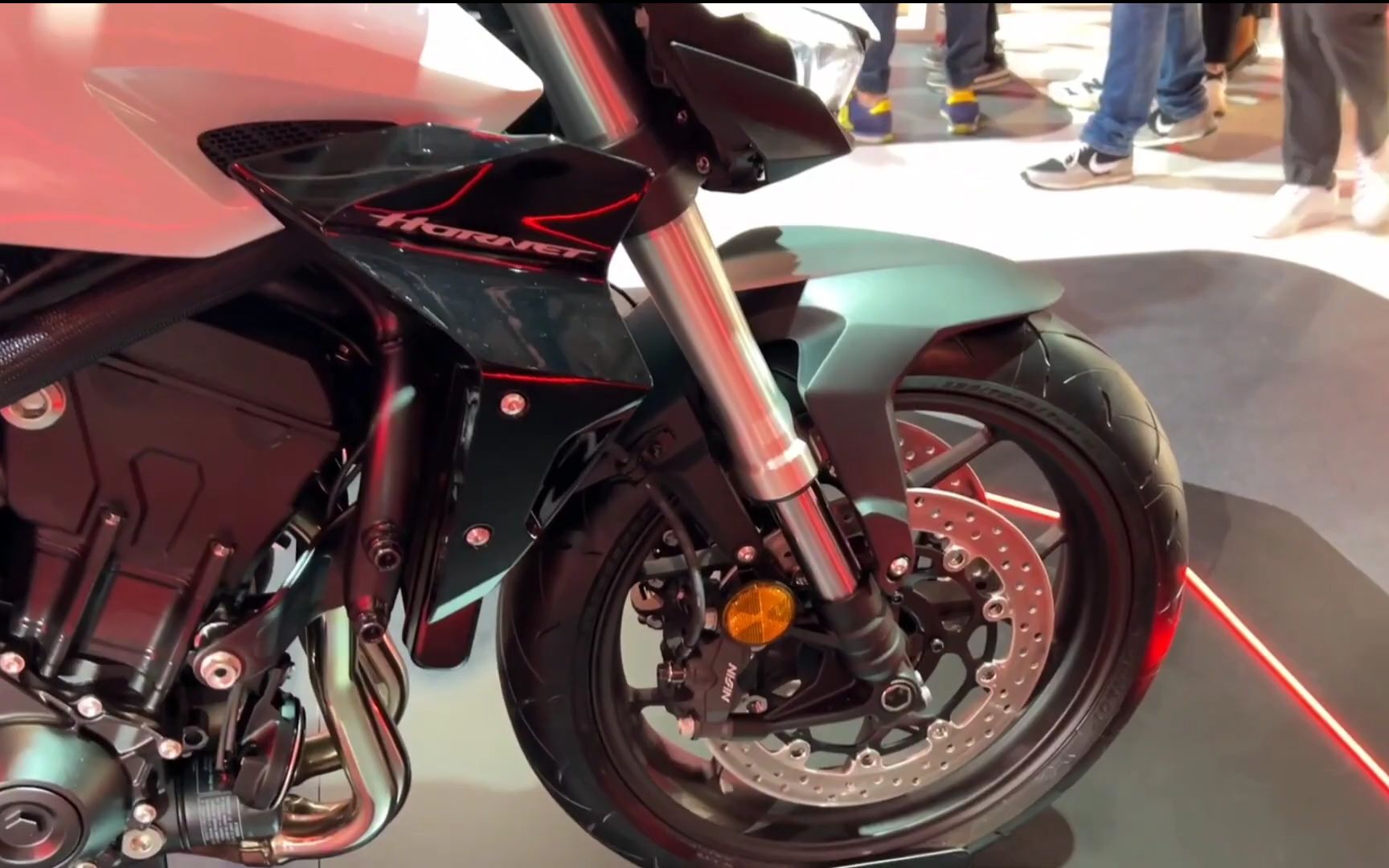 2024款本田cb1000大黄蜂