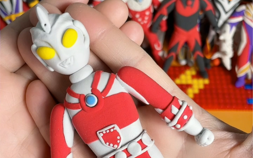 用超轻粘土做机械艾斯奥特曼