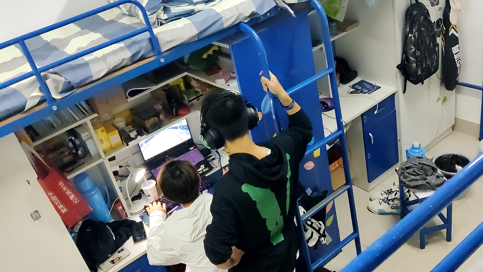活动作品大学宿舍的躺平日常
