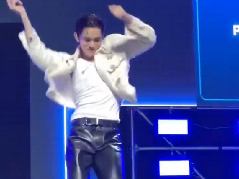 黄旭熙跳了sheesh# 今天黄旭熙的cover《sheesh》