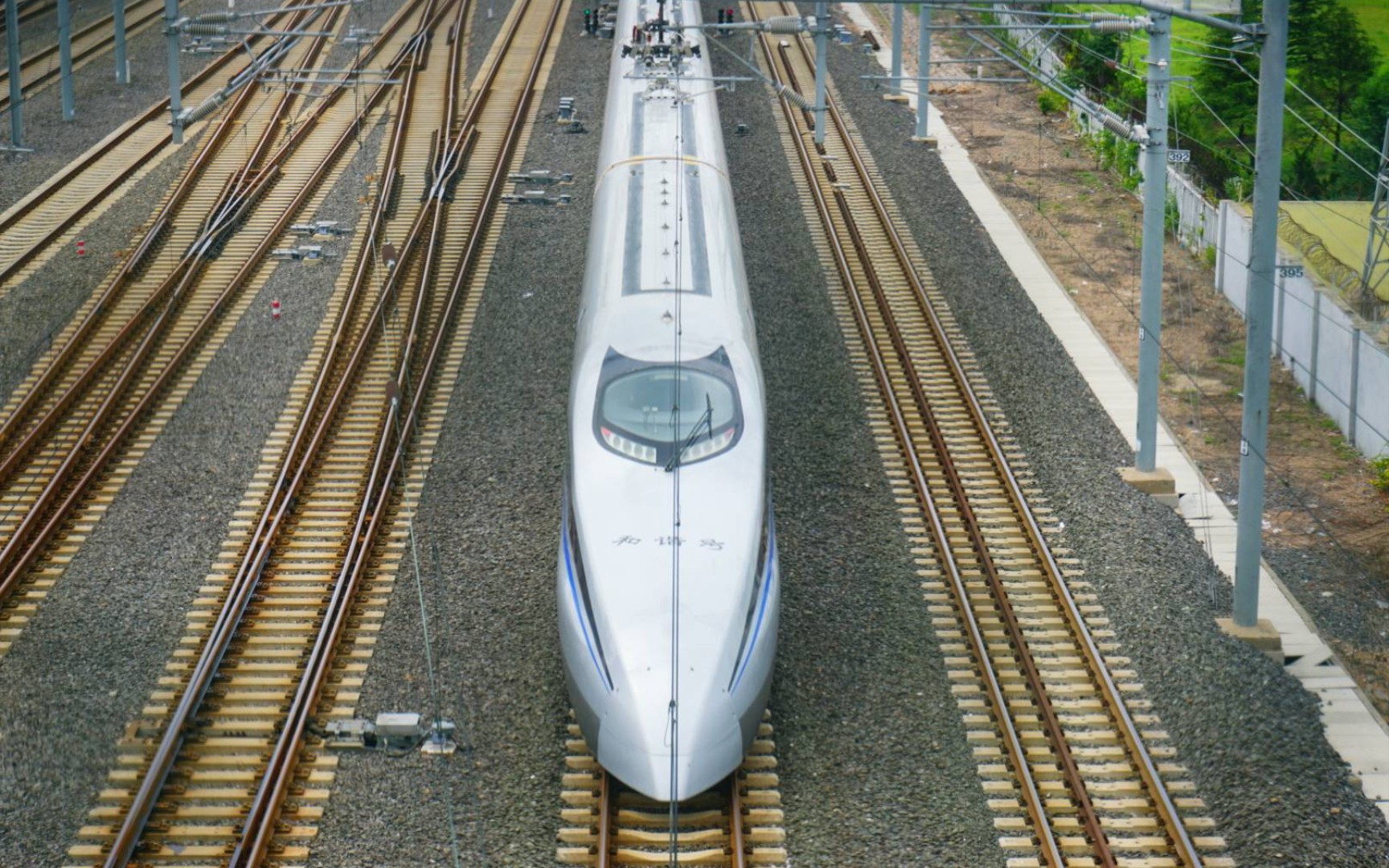 【中国铁路】crh380am-0204通过青岛沧安路天桥通过青岛北站_哔哩哔哩