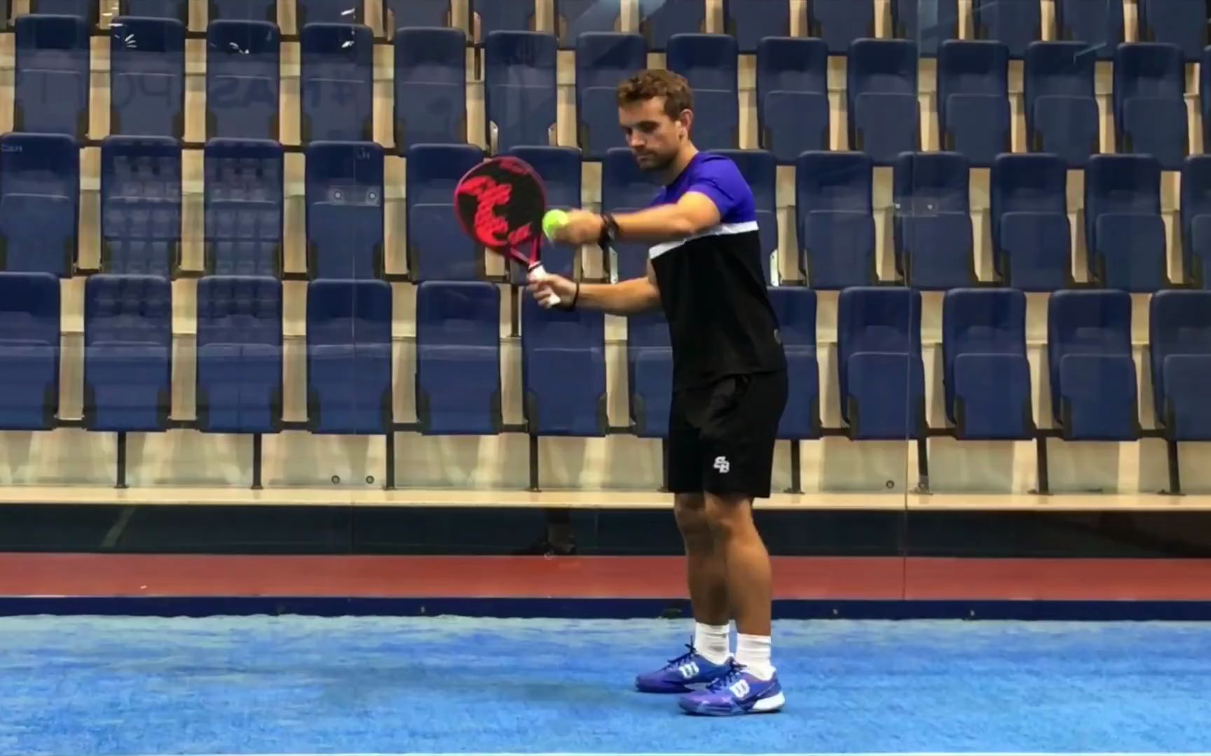 [图]【板式网球】How to Improve Your Padel Serve Padel Technique for Little Li