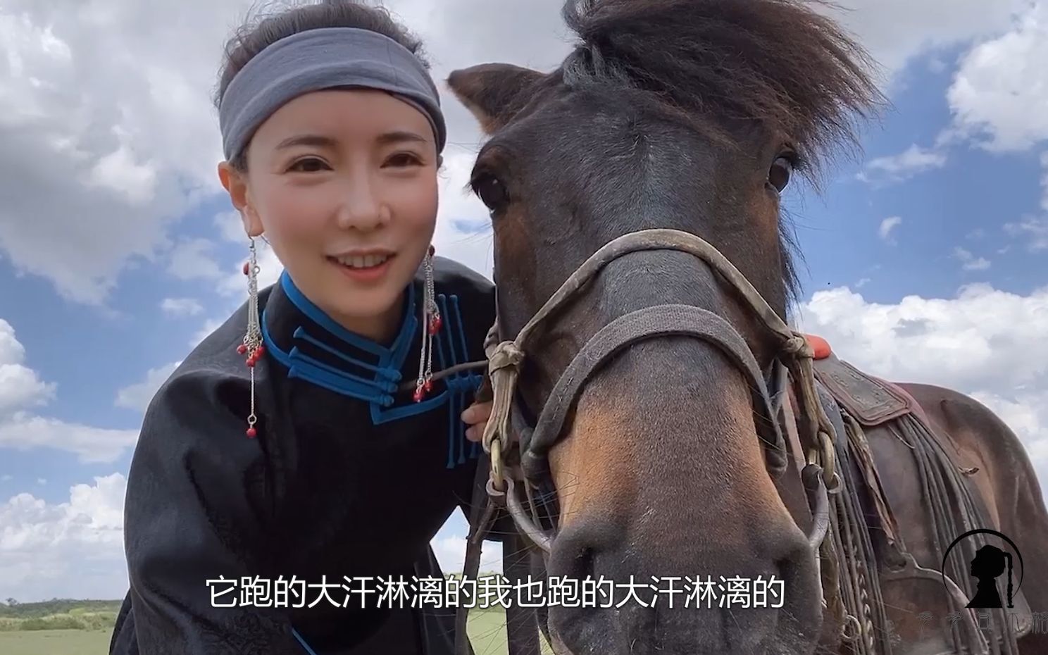 [图]蒙古马和2万6带血马的较量！草原姑娘和汉子赛马，谁才是草原霸主