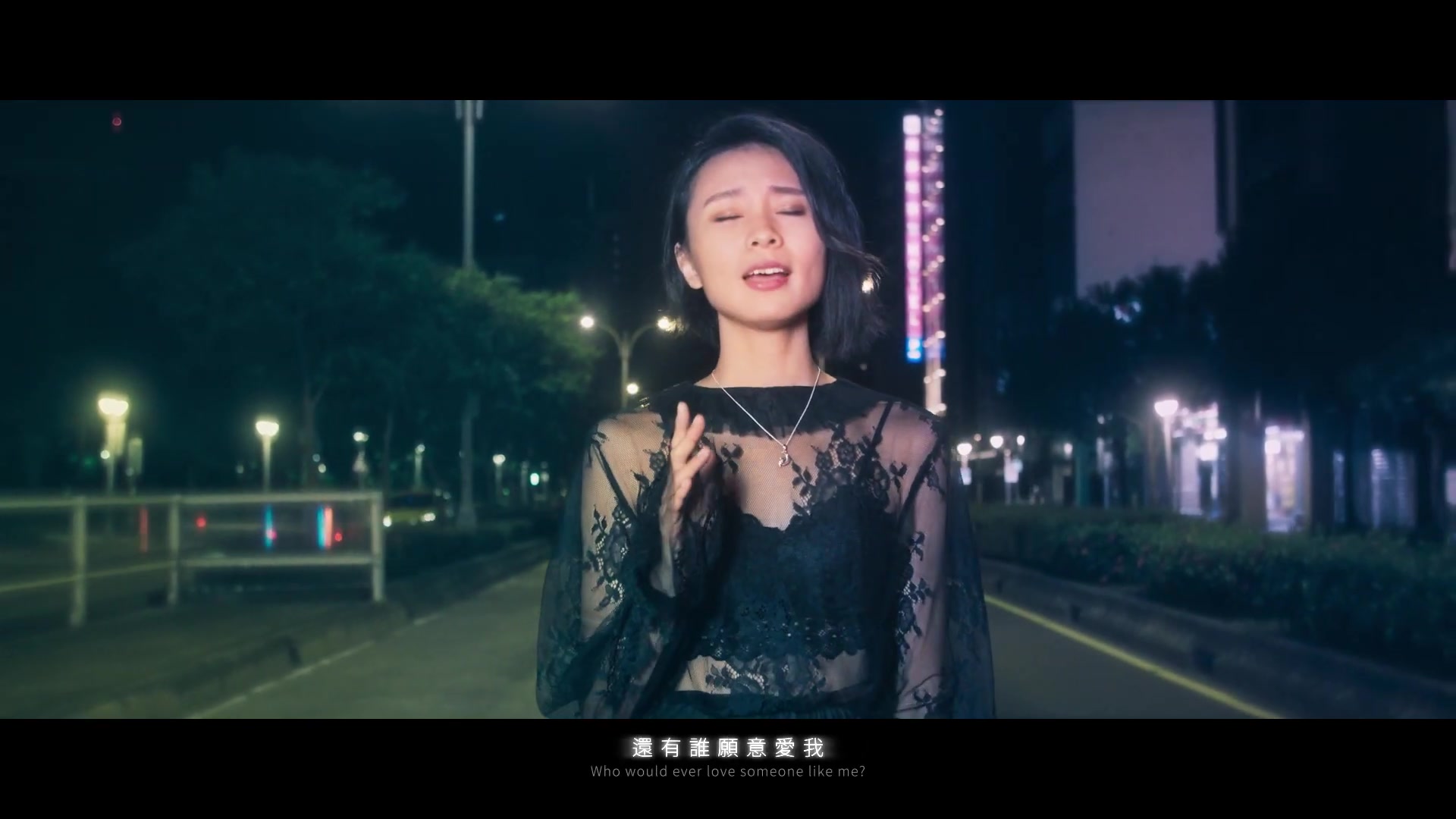 陈忻玥 vicky chen -【hands up】official mv