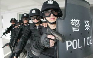 [图]《中国警察 第三集 规范执法》