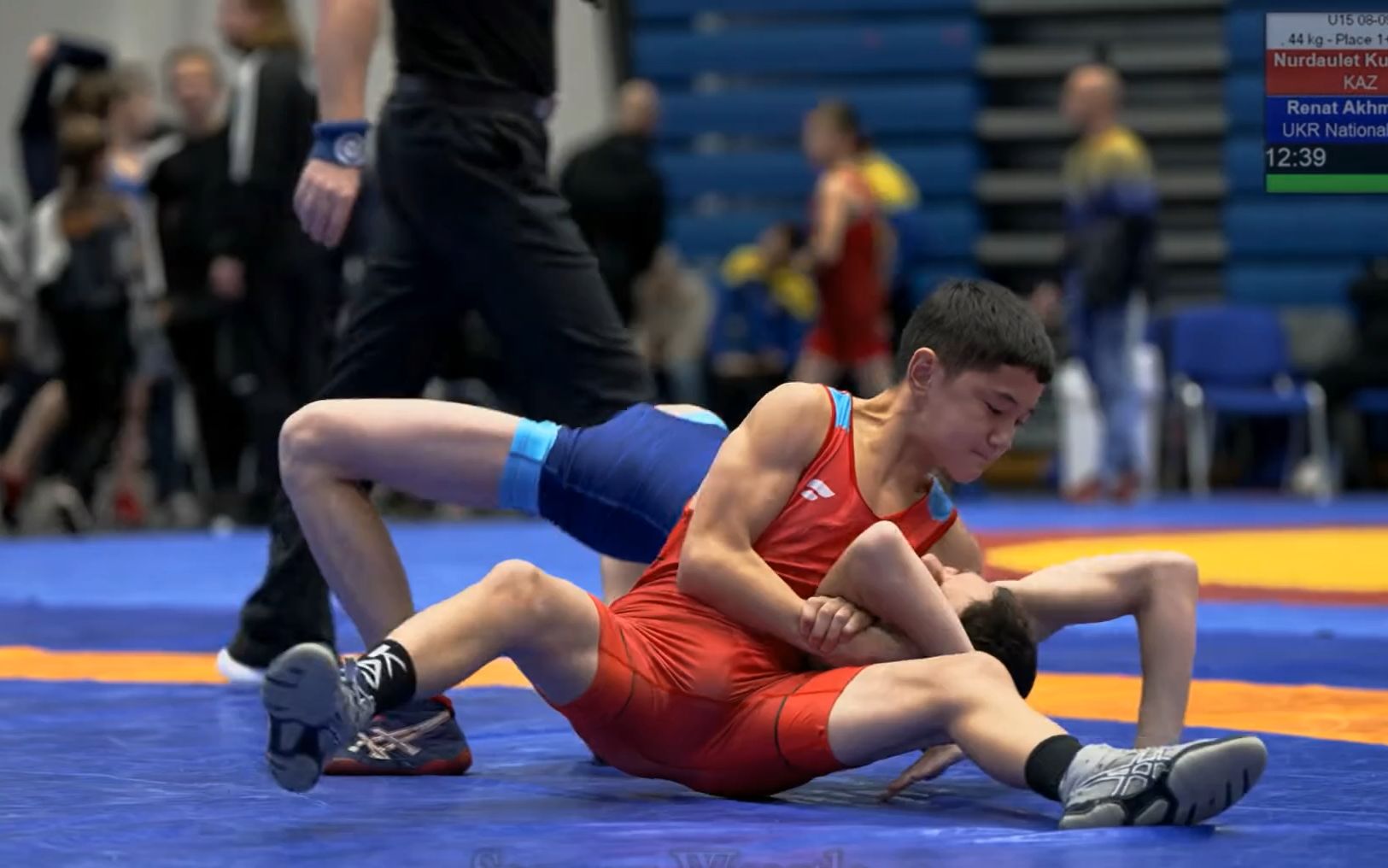 世界青年自由式摔跤比赛,48kg级,乌克兰vs哈萨克
