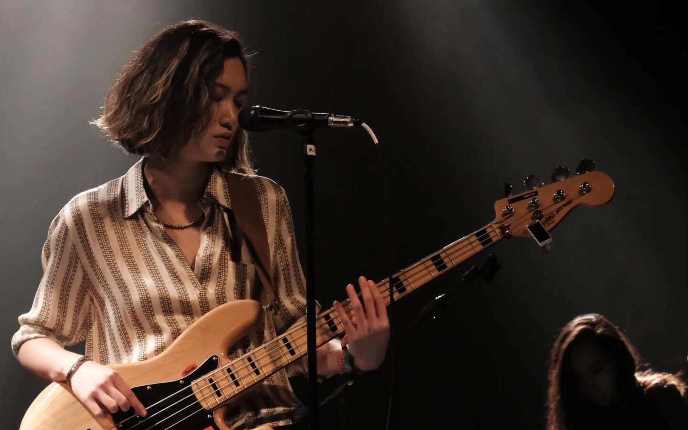 孔雀眼-令晴 上海小呼叫cut_哔哩哔哩 (゜-゜)つロ 干杯~-bilibili