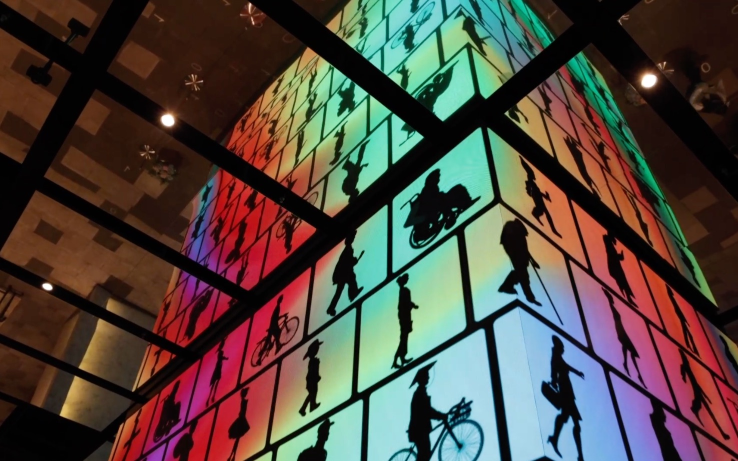 2020·流影 上海莘庄地铁站公共交互屏幕——数字媒体艺术专业大二