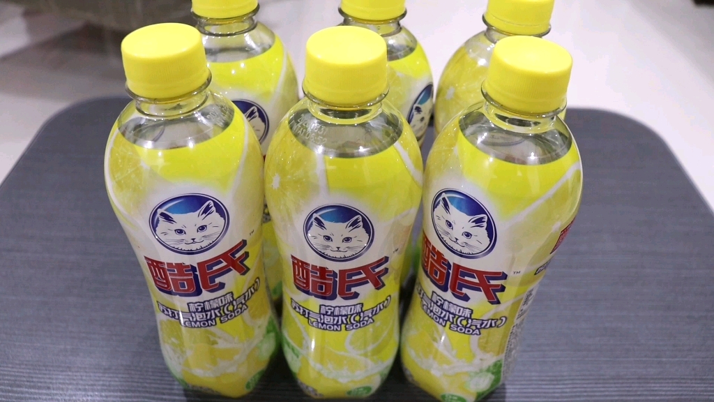 测评白猫牌酷氏苏打气泡水,做洗洁精的跑去做饮料,喝完吐泡泡_哔哩