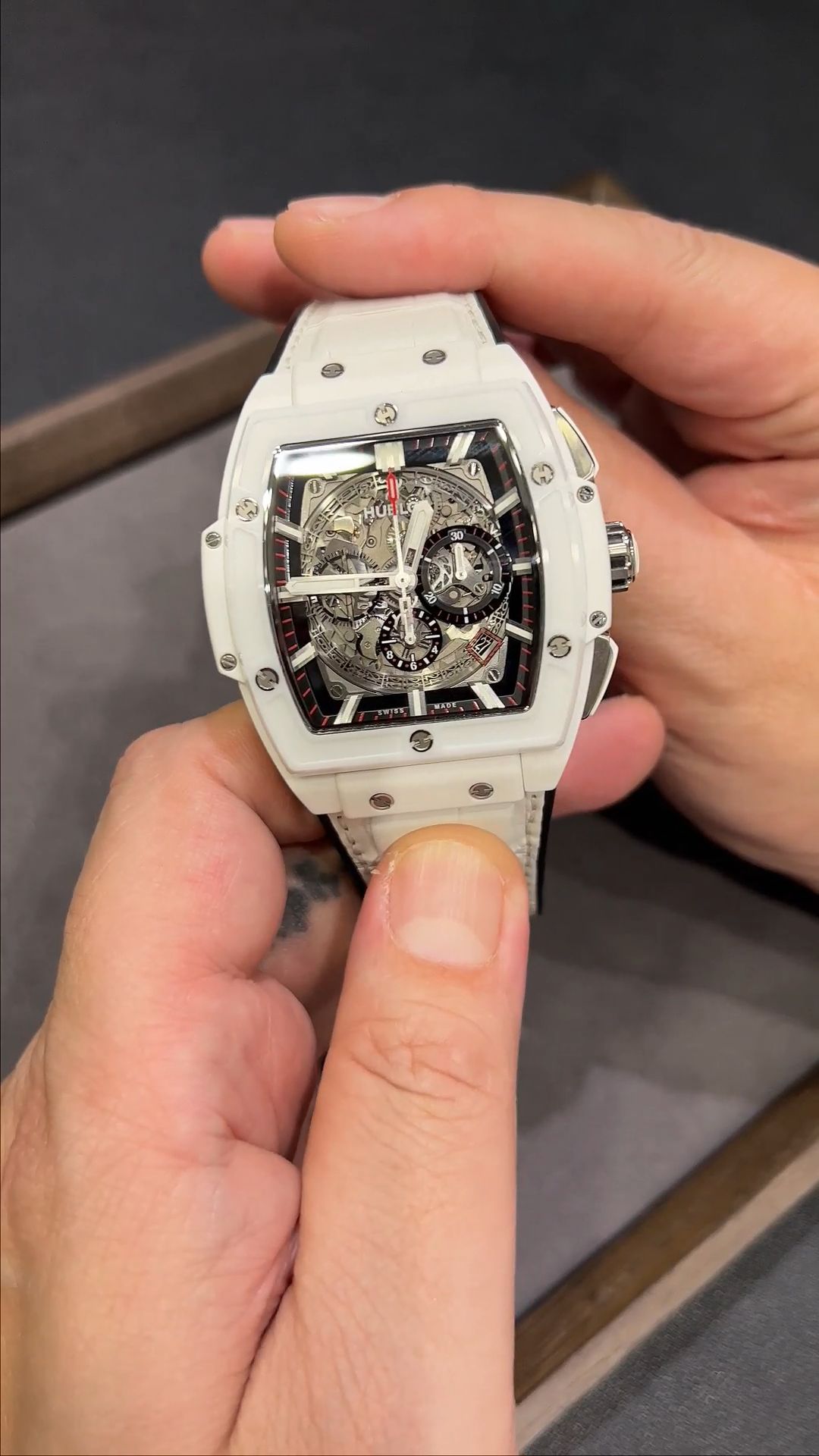 宇舶灵魂大爆炸白陶瓷回收价格!大连