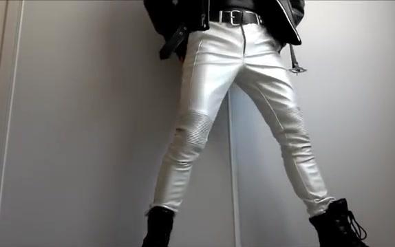 [图]橡胶骑手银色皮裤Metallic leather imitation PANTS for a friend's wedding