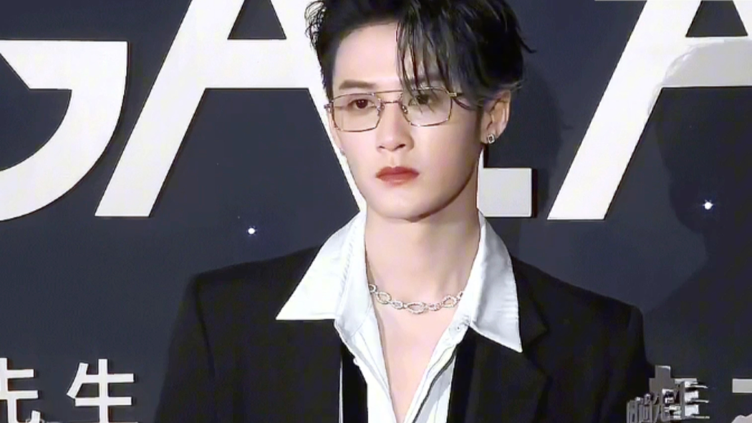 檀健次这就是你想演的病娇反派吗 金丝眼镜的斯文败类赶紧来一个好嘛
