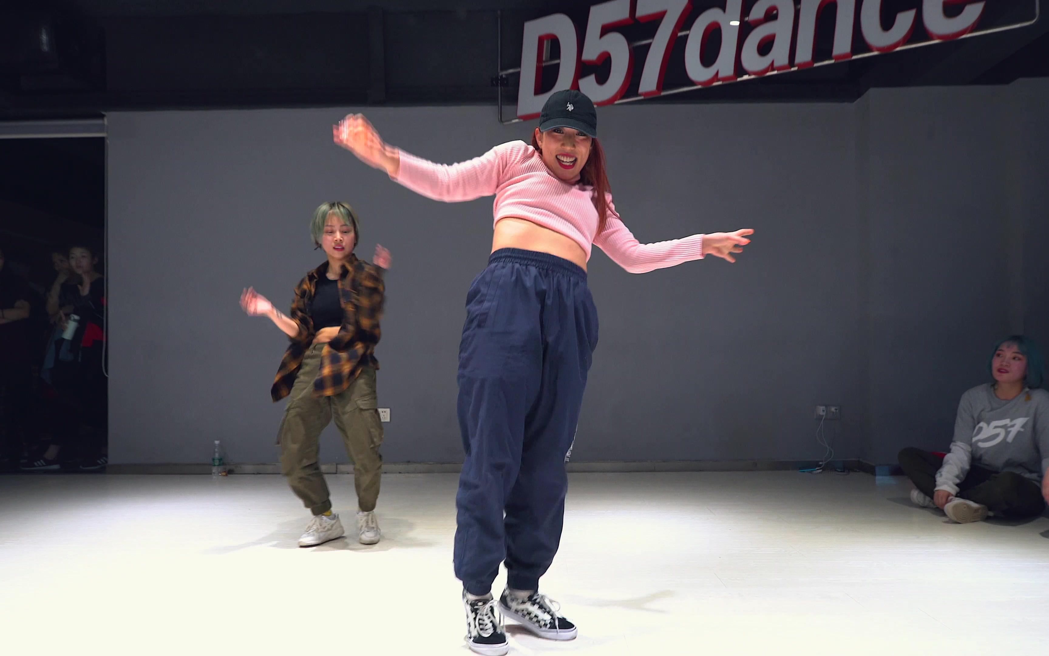 d57dancestudiod舞区超人气外教导师日本ayapolayitdown舞蹈教学视频