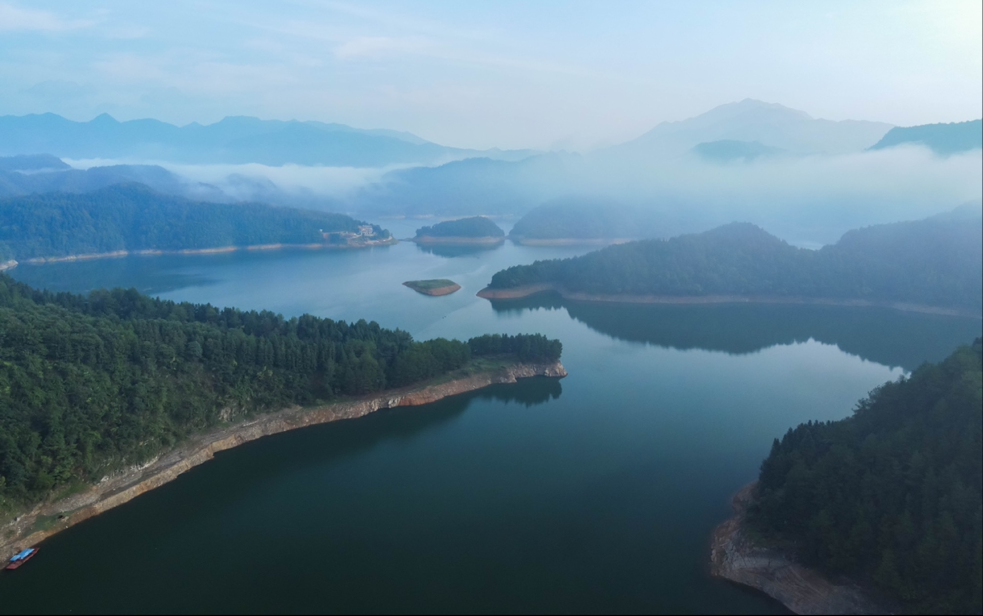 深子湖水库,一个其他优点被钓鱼胜地的头衔盖过太久的好地方_哔哩哔哩