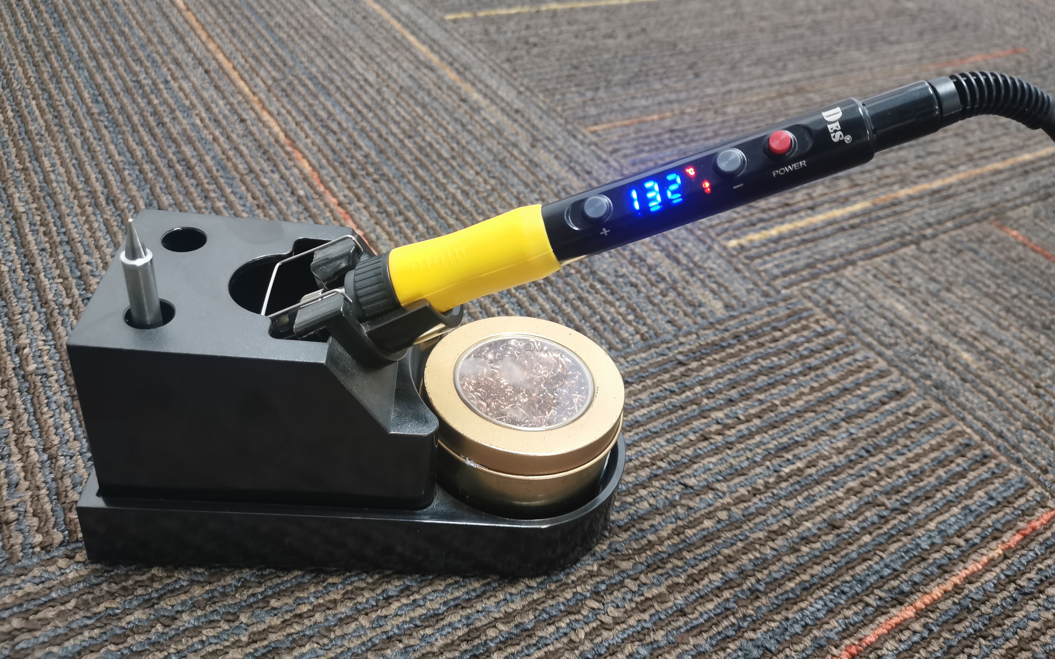 德士工具des-s130,恒温数显可调温电烙铁,带休眠功能