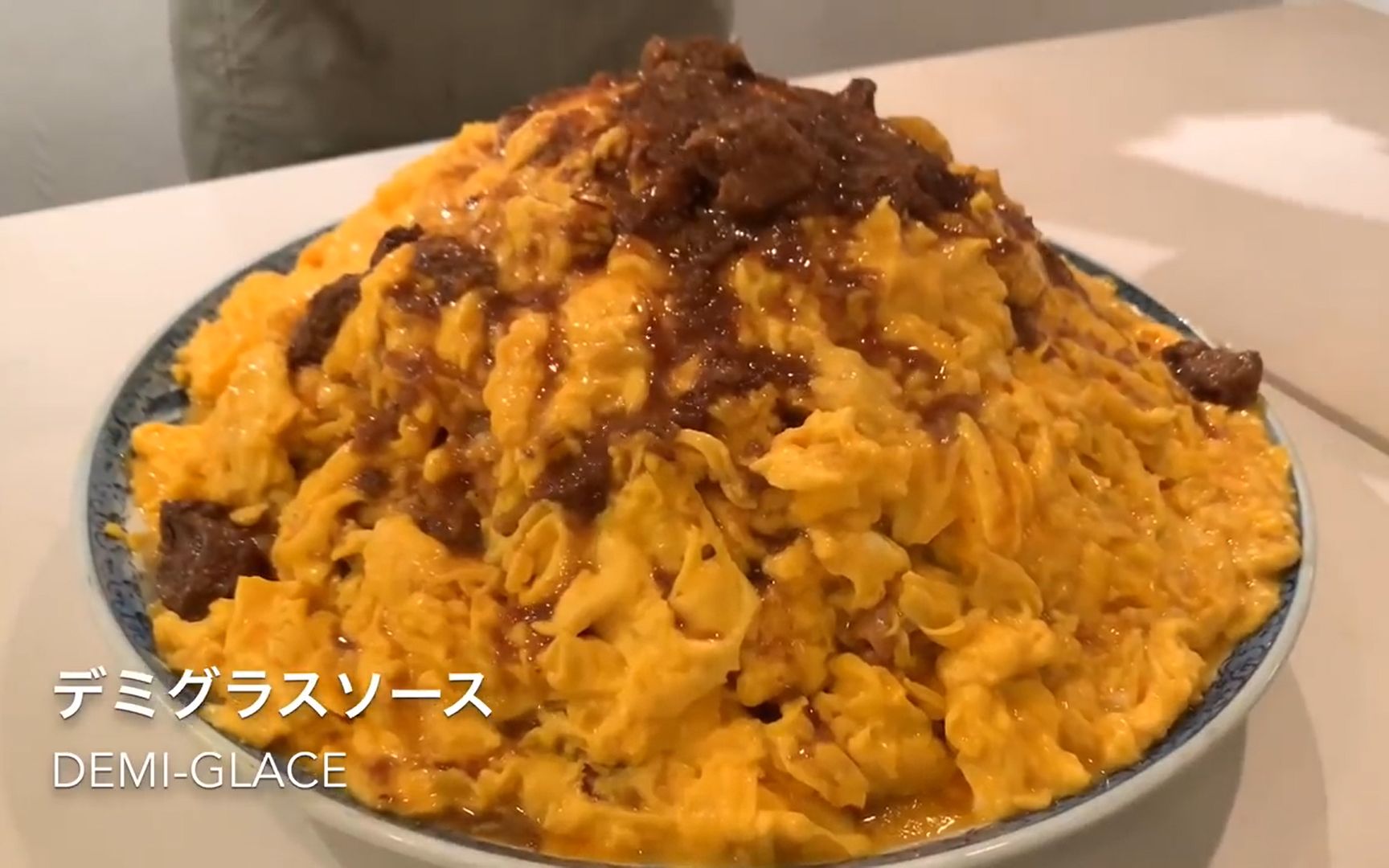 日本大胃王吃播 山本卓弥 烹饪和暴饮暴食 総重量8.5kg 鸡蛋料理