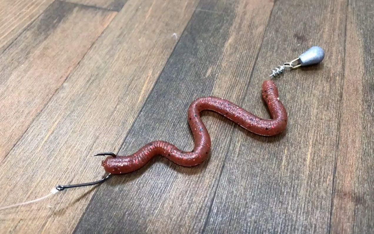 万物皆可撸之路亚发烧友自制面条虫蠕动爬行仿真钓组教程分享