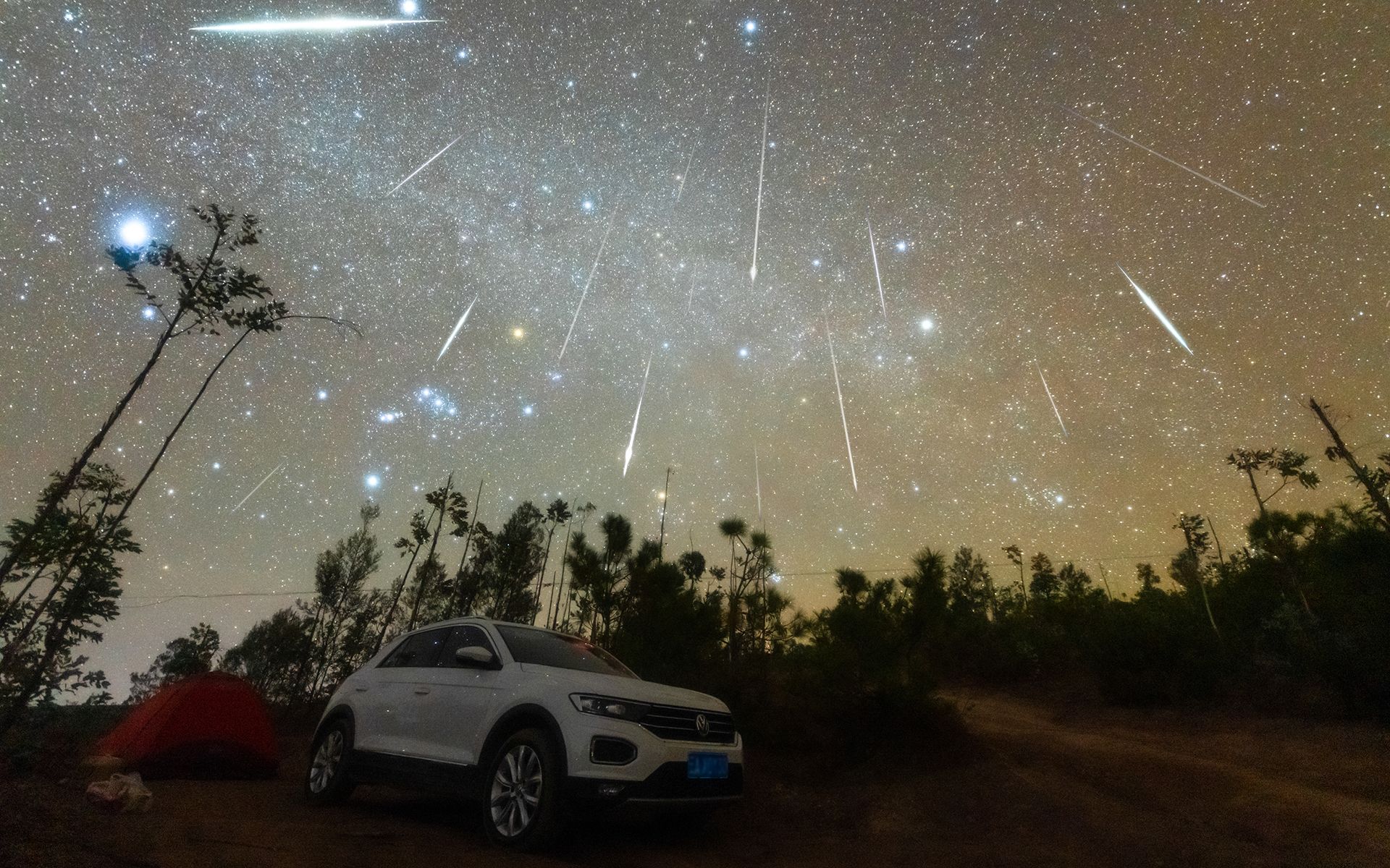 [图]中国星空云南双子座流星雨~