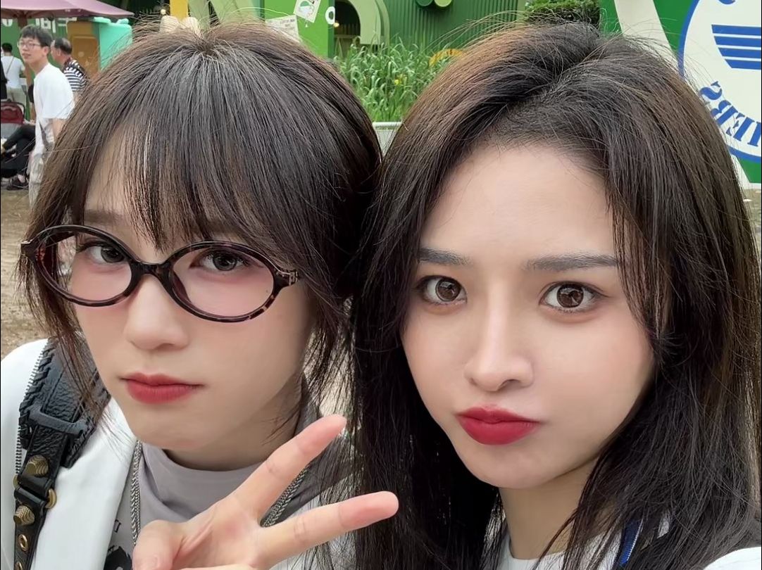 【袁雨桢】出现在莫寒的微博里