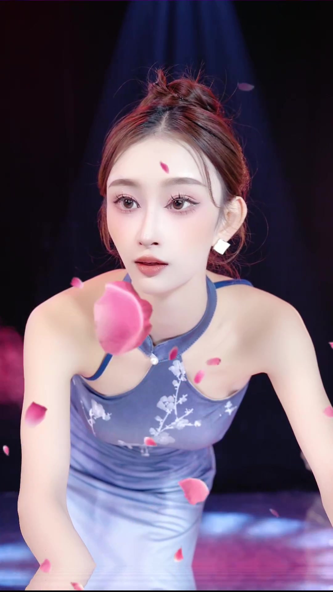 维妮儿dance_ai精剪,09-12t01:26:01-超高清,又趴门口偷看