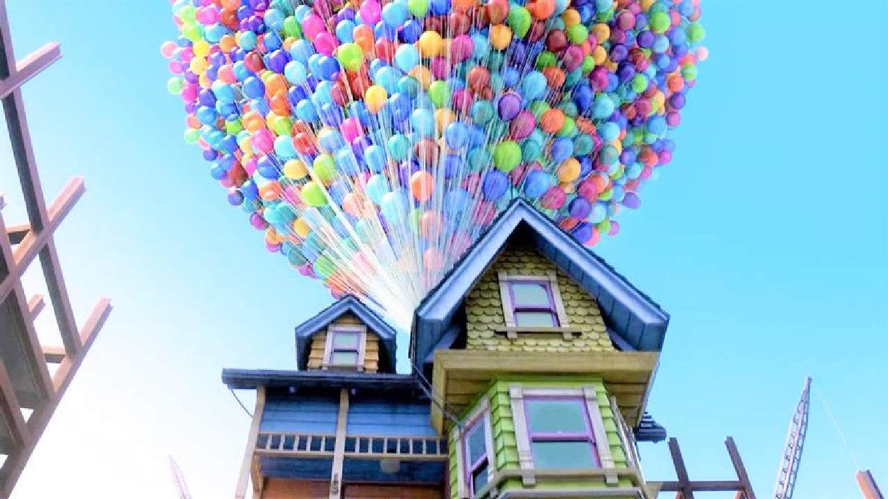 气球带着房子飞的图片图片