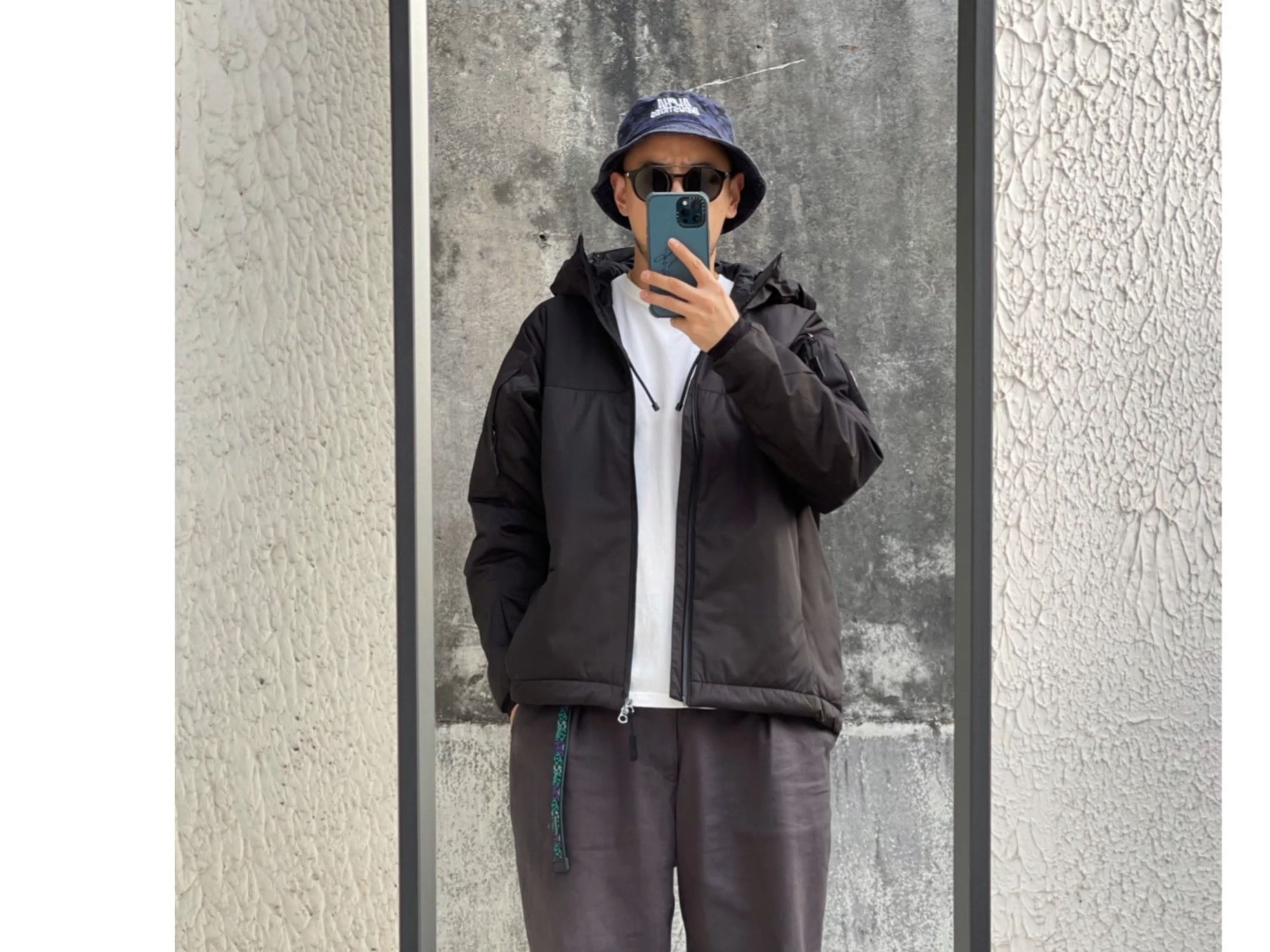 气质穿搭必备 莆田复刻潮服 burberry巴宝莉 20fw 标语袖章连帽棉服