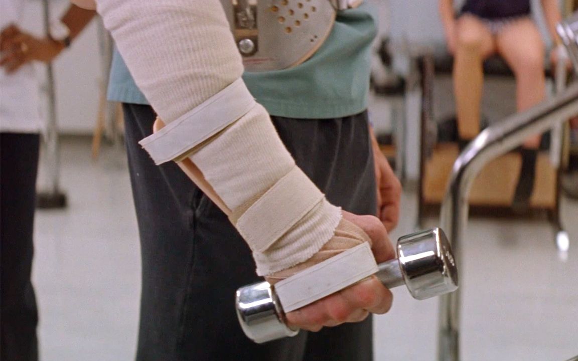 【穷电影】男子移植断臂,变得力大无穷,当得知手臂主人后却不想要了