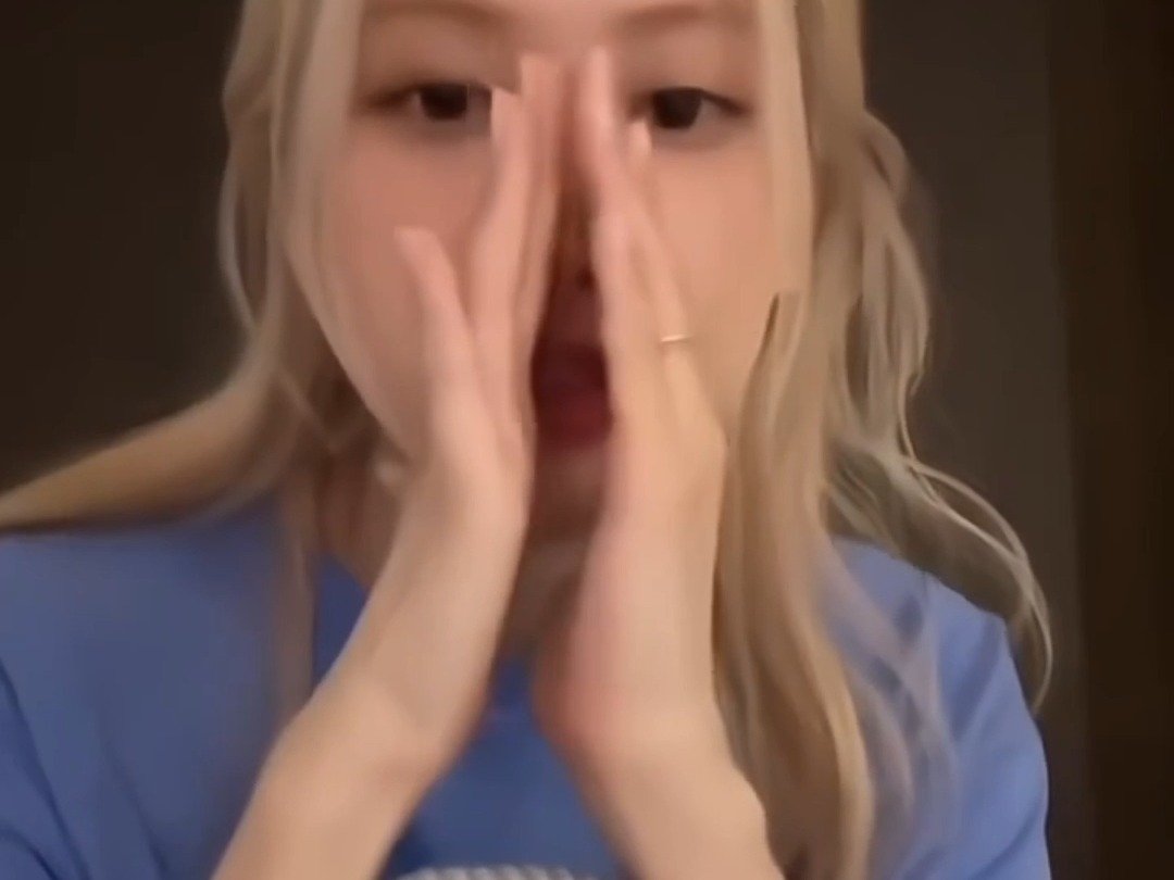 朴彩英直播肚子饿得叫出声