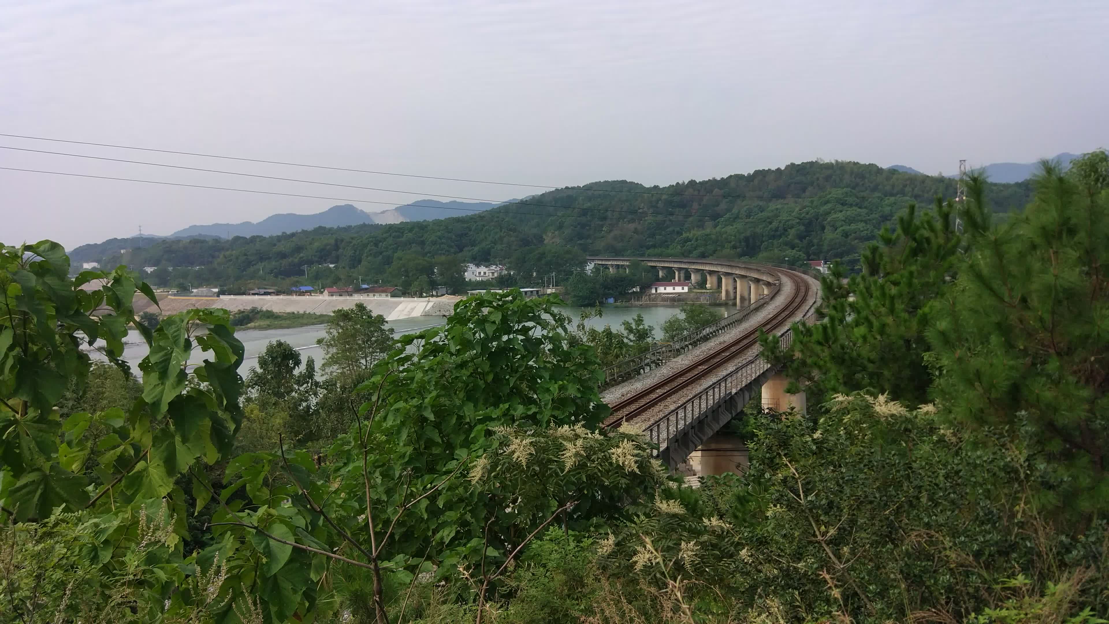 太湖度假区通铁路图片