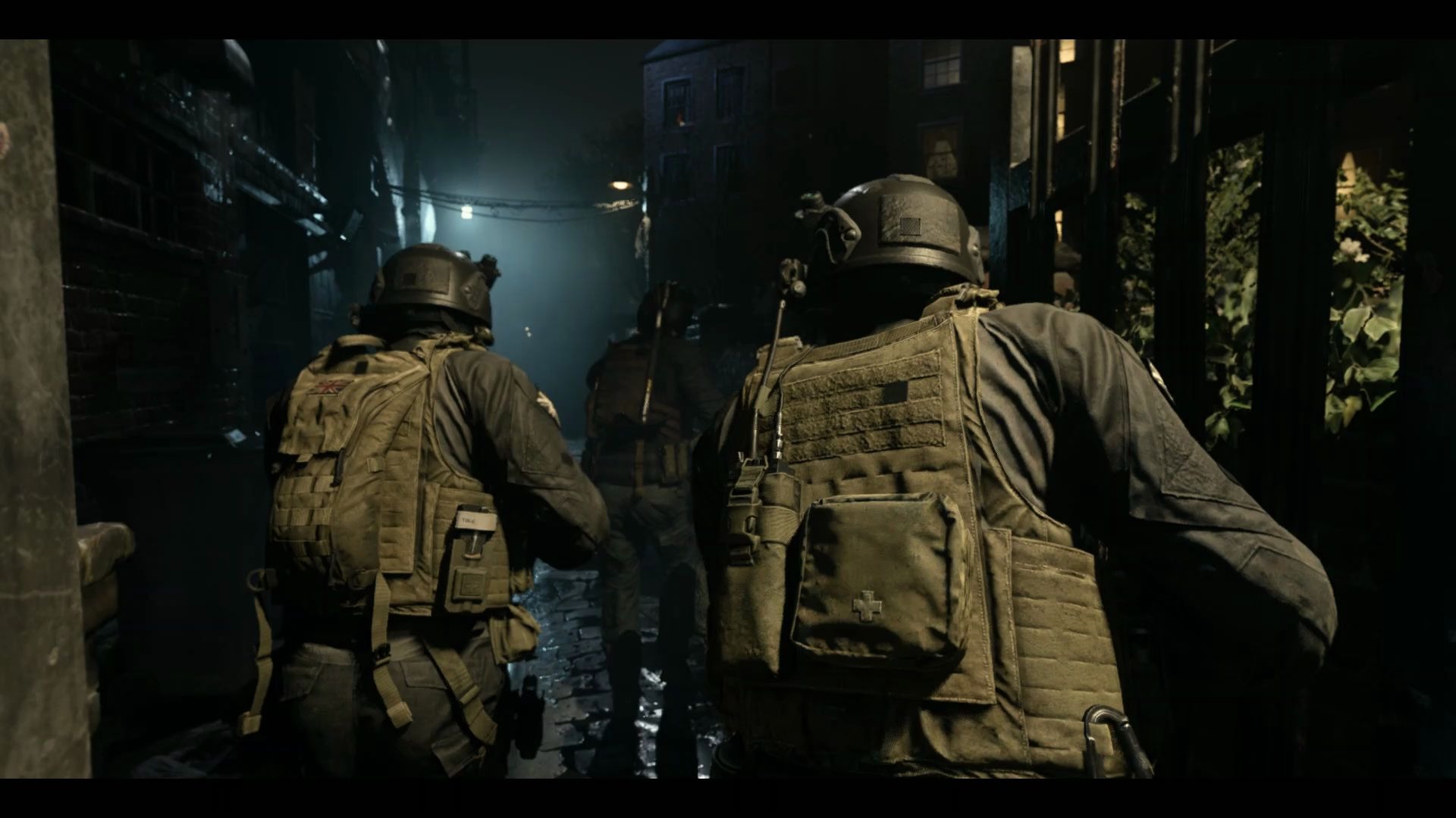 使命召唤16现代战争室内的cqb作战自清门户