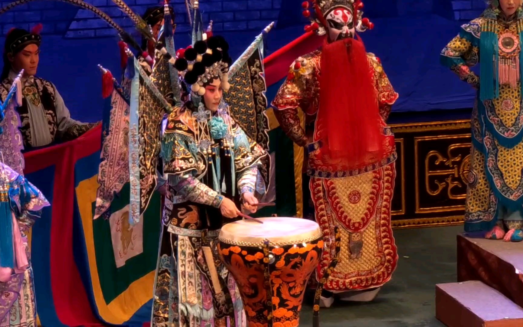 【王彦力】《杨门女将》杨七娘擂鼓助威