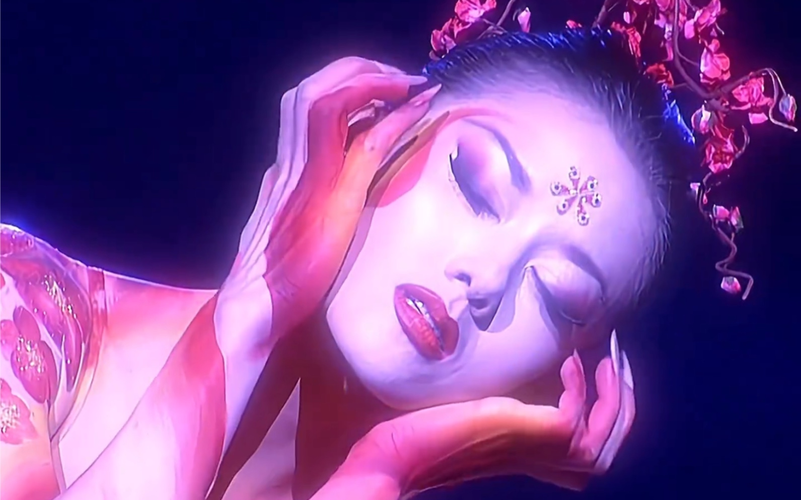 重温1998 , 惊若天人的杨丽萍