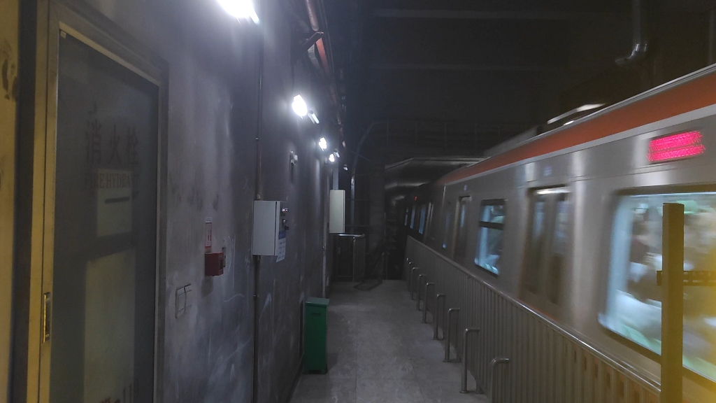 北京地铁房山线fs017入大葆台站