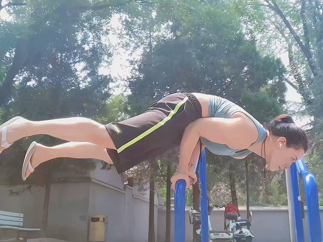 我这个体型开的飞机撑怎么也得是空客350