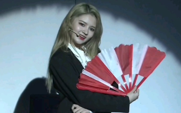 snh48郝婧怡乌克兰金瓜魔术秀托托带我回乌克兰吧