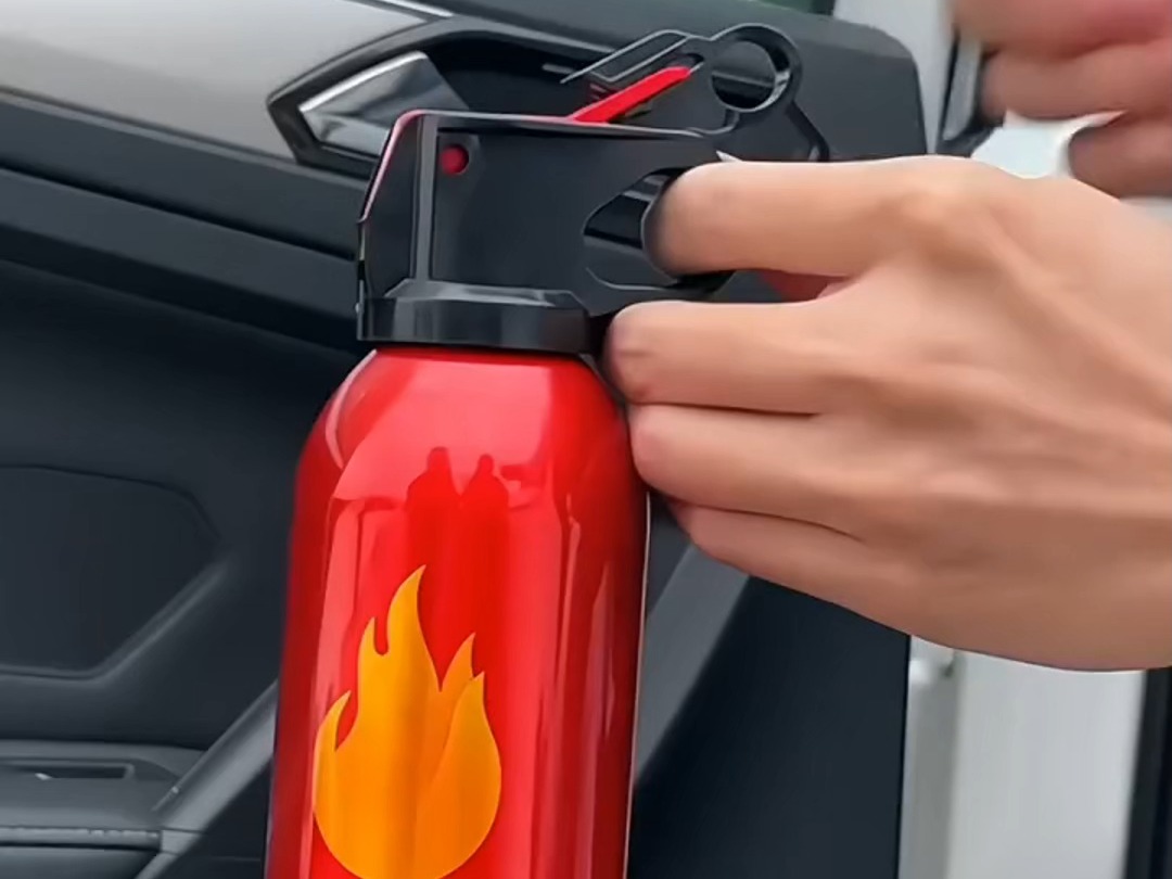 车载水基灭火器