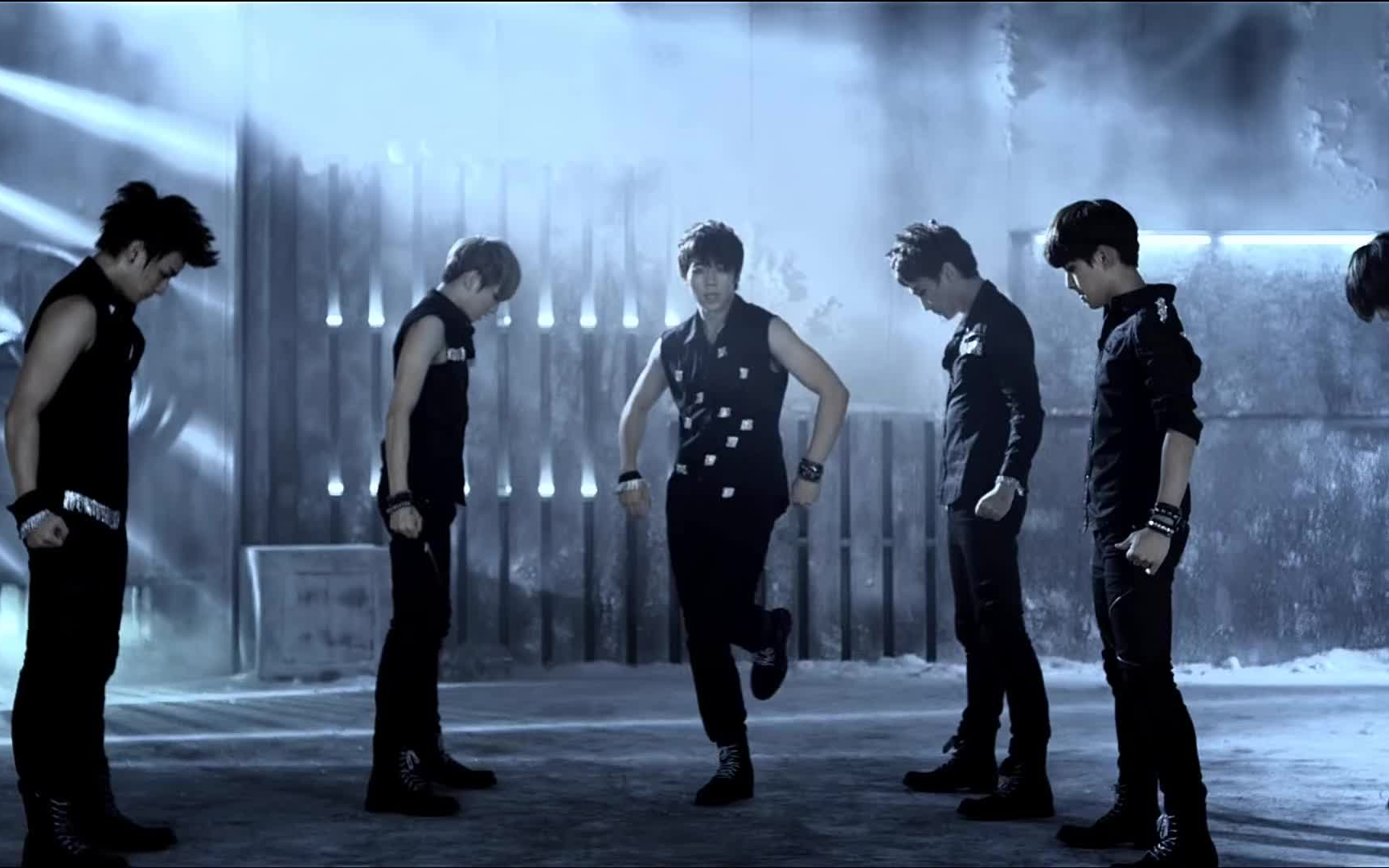 [图]U-KISS 'Neverland' MV