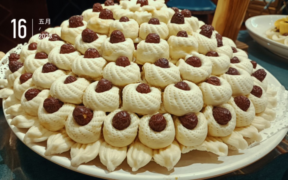 开封寻常百姓家的传统面食:枣花馍